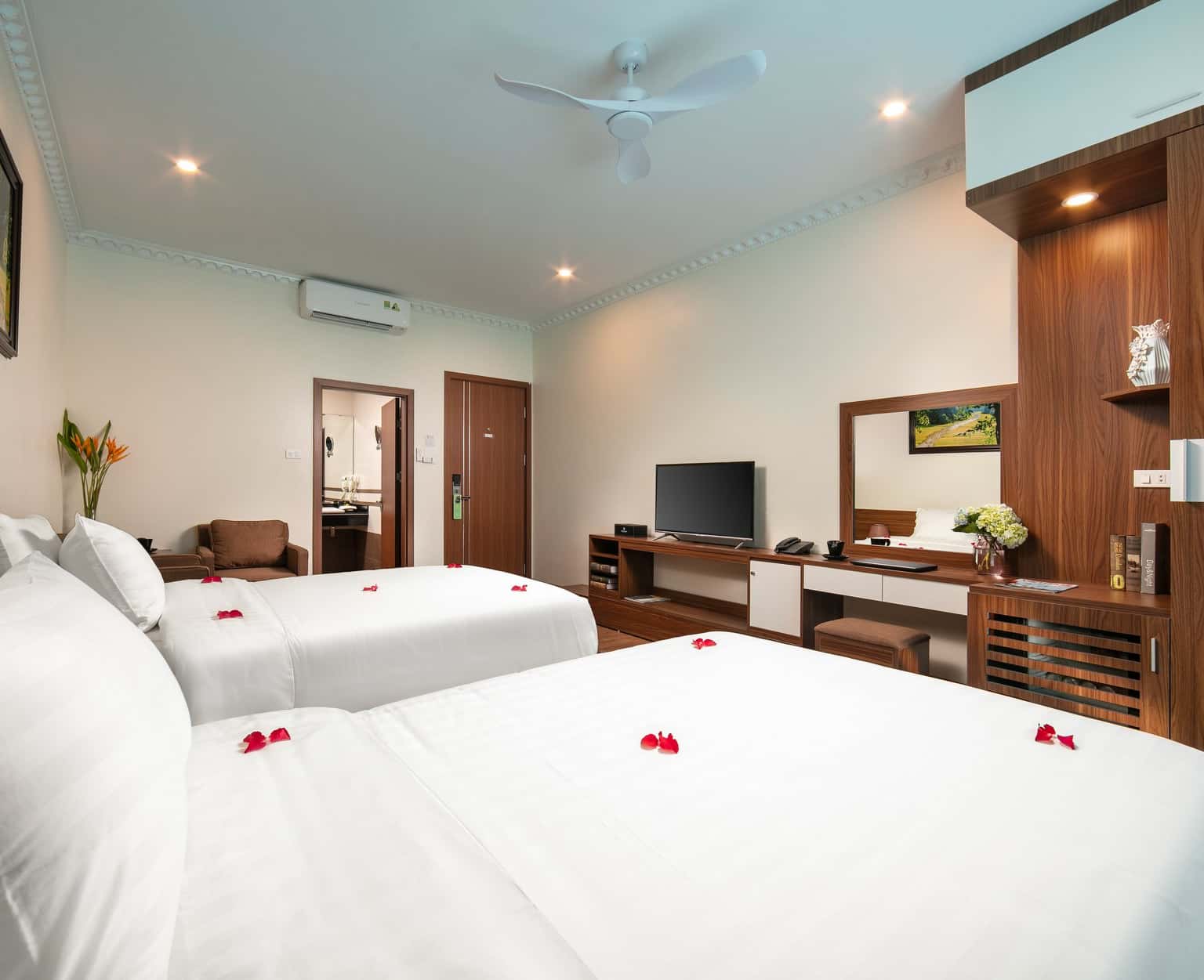justfly deluxe twin tam coc holiday hotel & villa ninh binh 