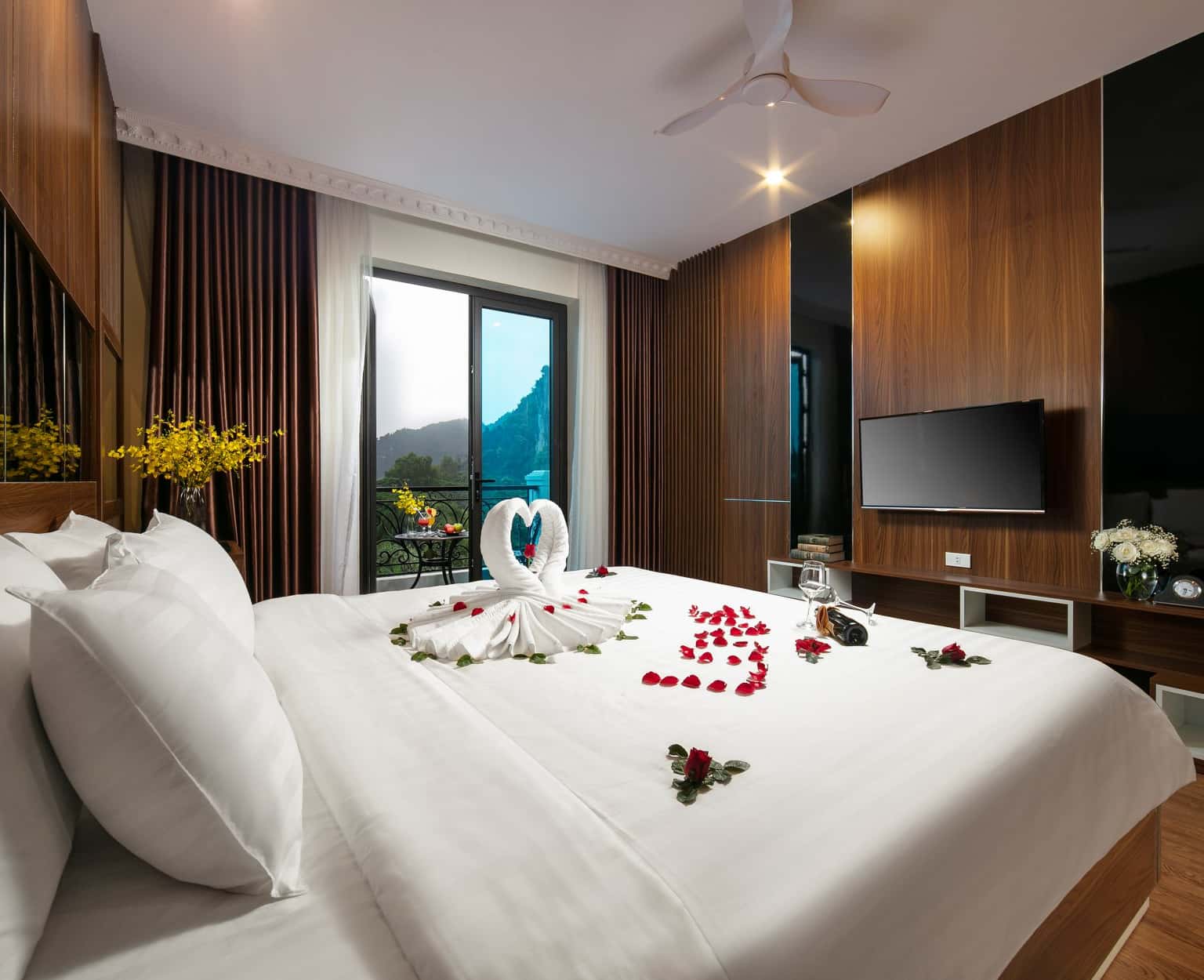 justfly suite double tam coc holiday hotel & villa ninh binh  