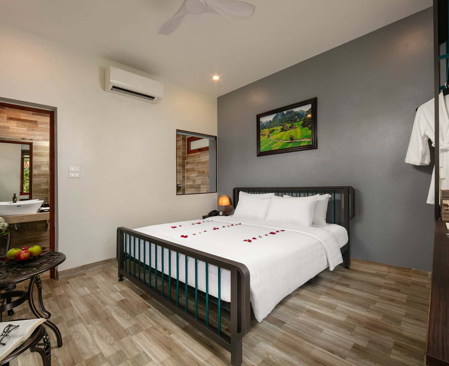 justfly villa double tam coc holiday hotel & villa ninh binh  