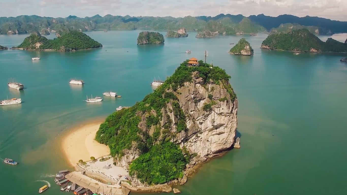 dao titop ha long