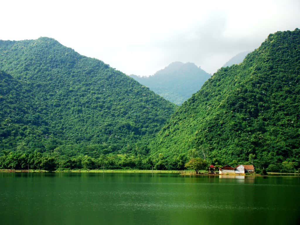 ho yen quang cuc phuong nation park ninh binh 