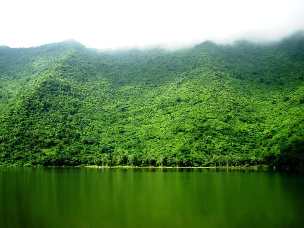 ho yen quang cuc phuong nation park ninh binh 