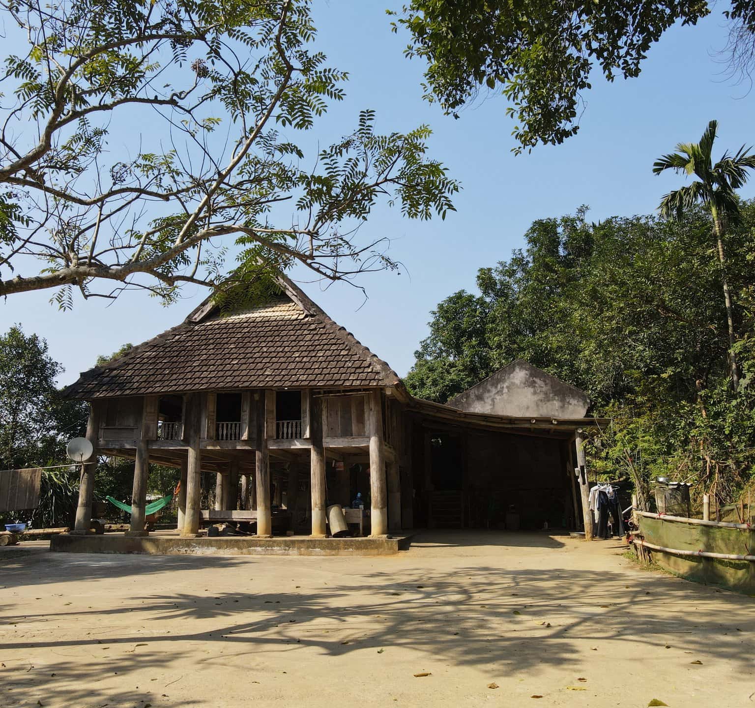 ban nguoi muong cuc phuong national park ninh binh 