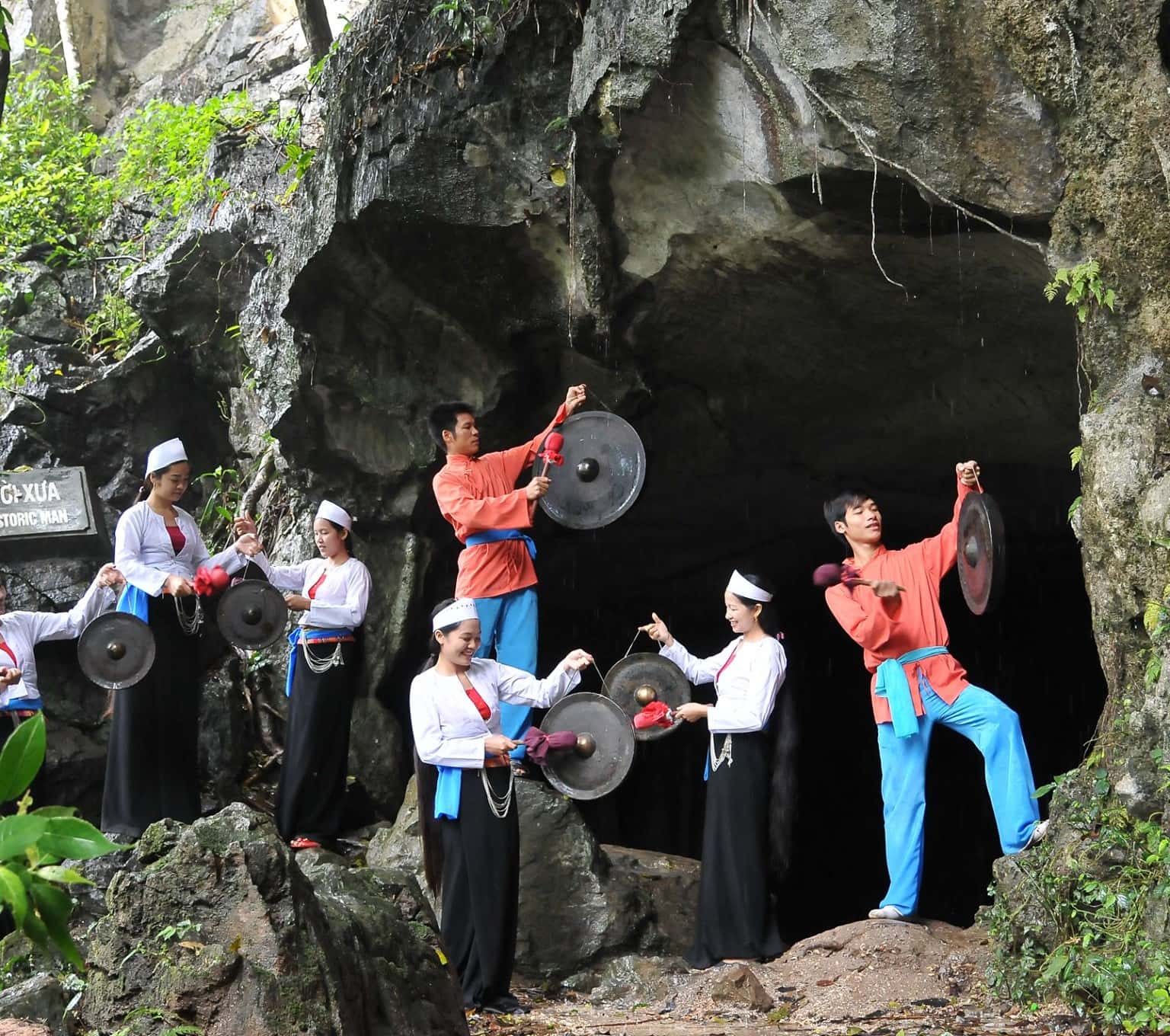 dong nguoi xua cuc phuong national park ninh binh 