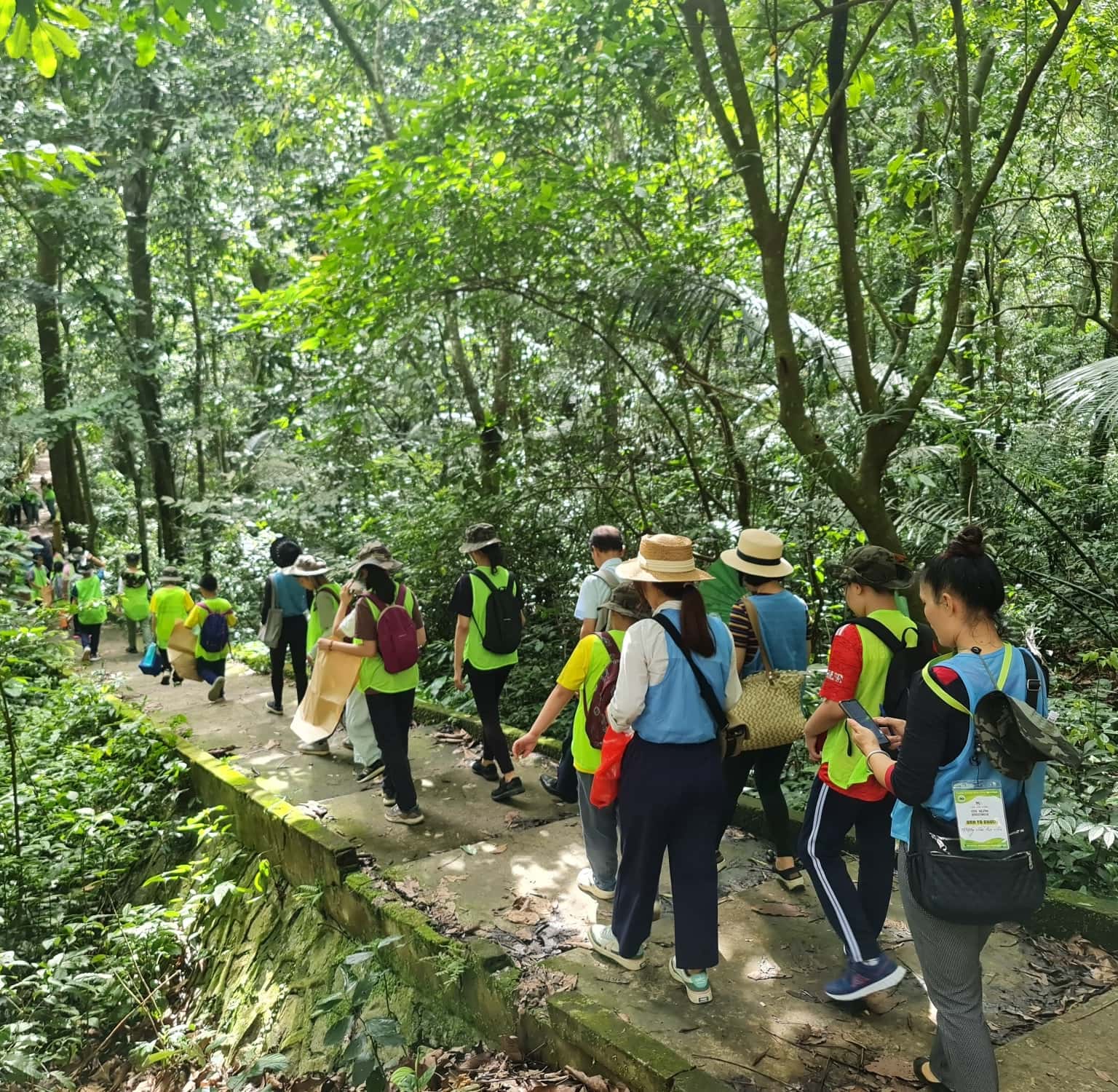 dong nguoi xua cuc phuong national park ninh binh 