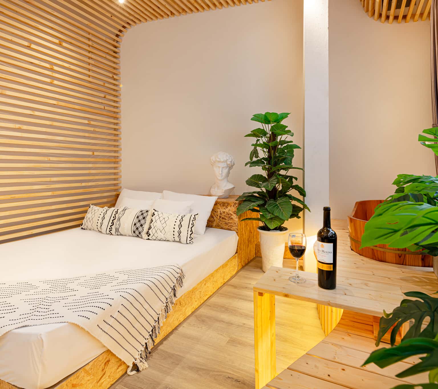 justfly htc4 homestay chat hoan kiem ha noi