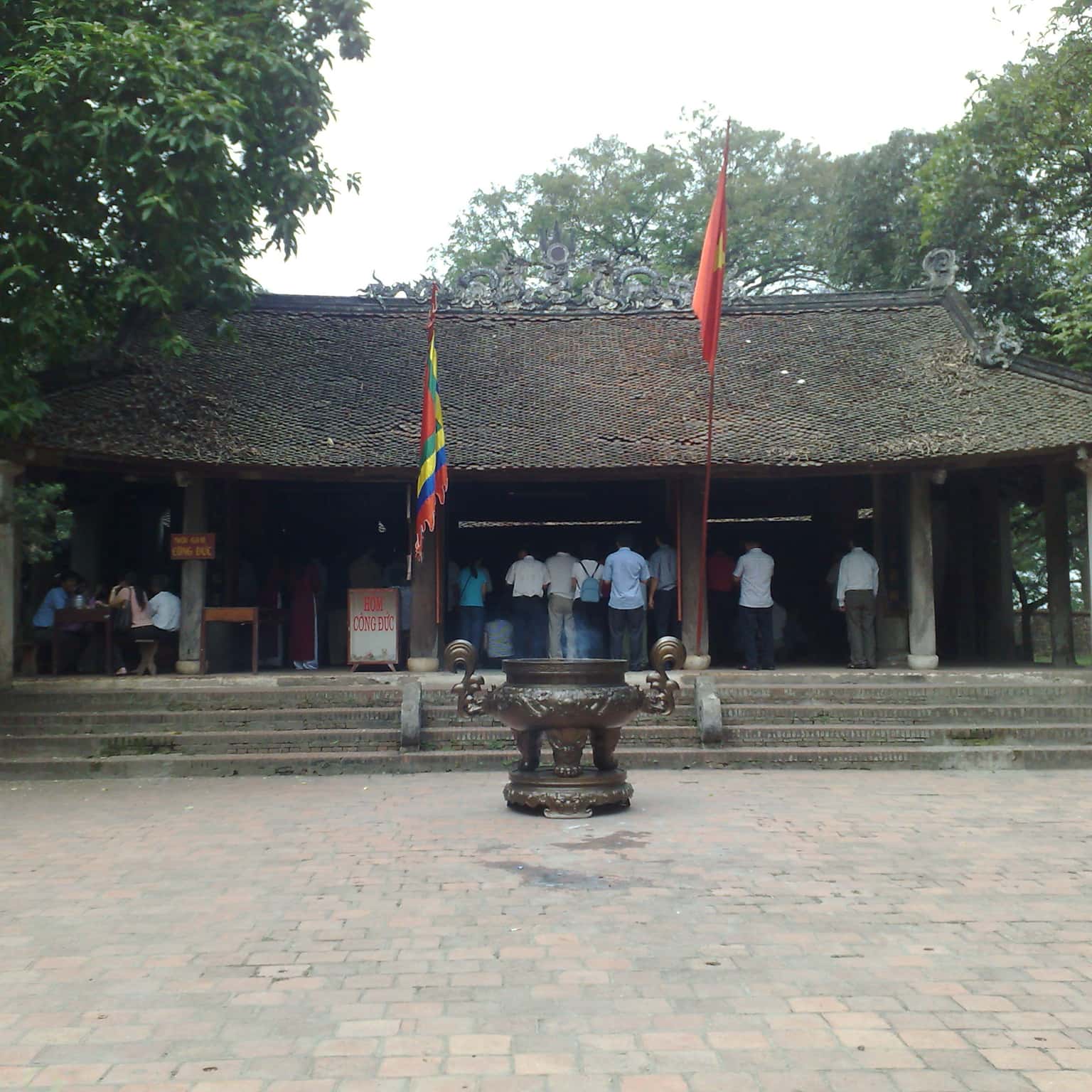 dong cung den va son tay ha noi 