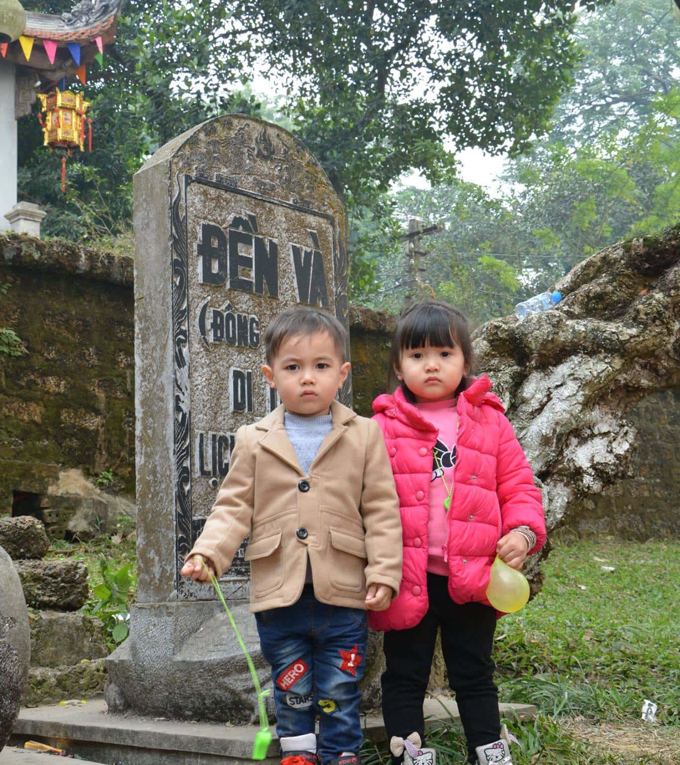 dong cung den va son tay ha noi 