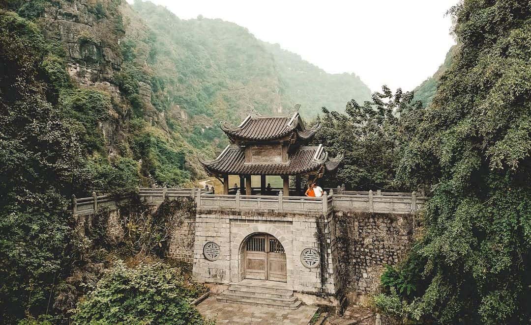 chua am tien ninh binh 