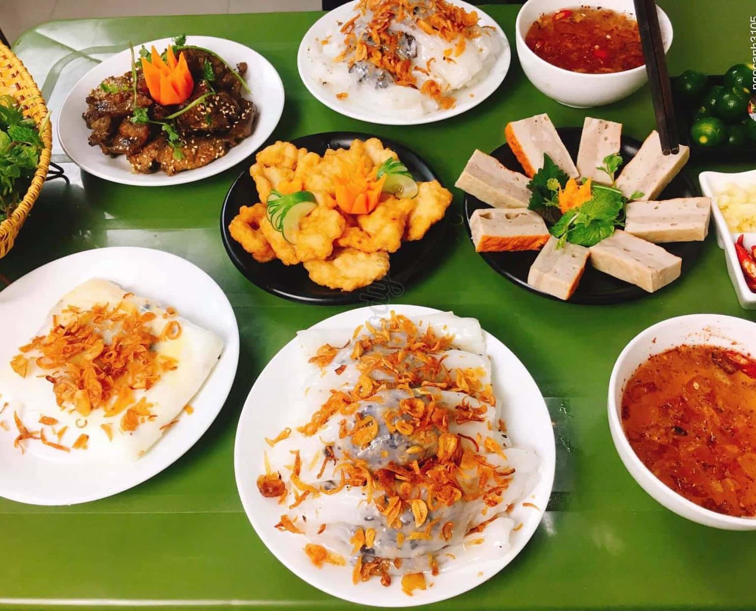 dac san banh cuon cha muc ha long 
