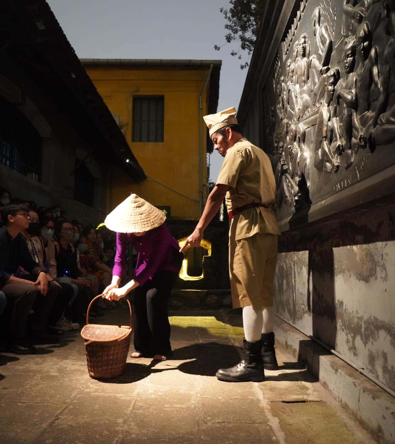 nha tu hoa lo ha noi 
