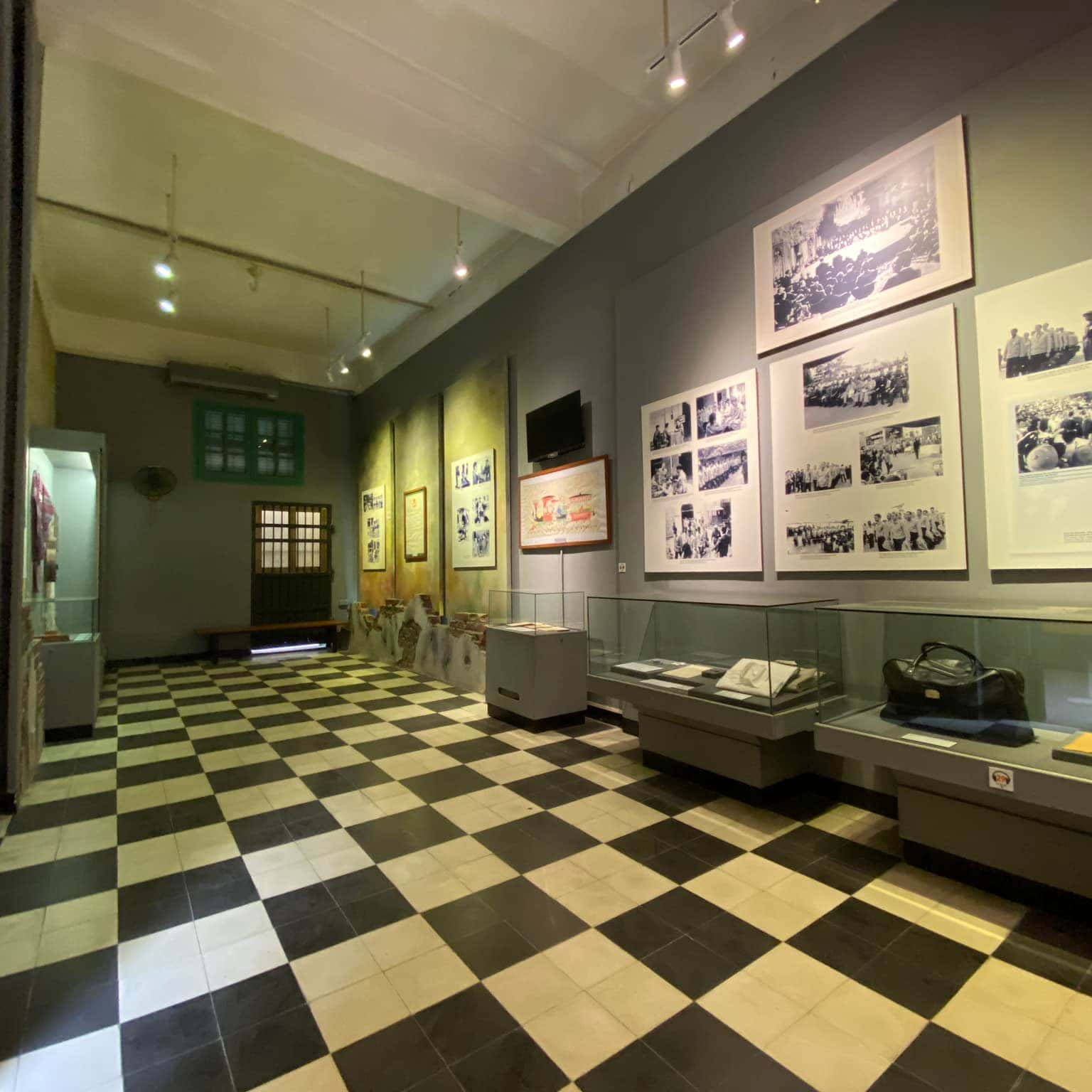 nha tu hoa lo ha noi 