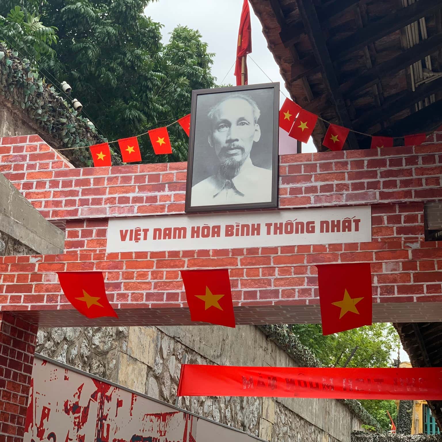 nha tu hoa lo ha noi 