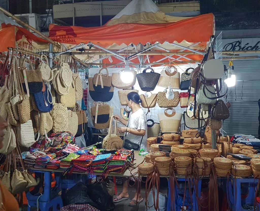 cho dem pho co ha noi 