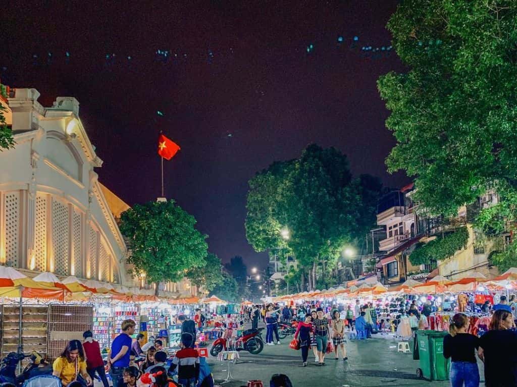 cho dem pho co ha noi 