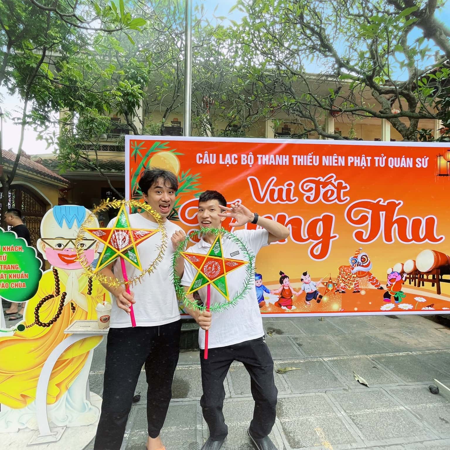 chua quan su ha noi 
