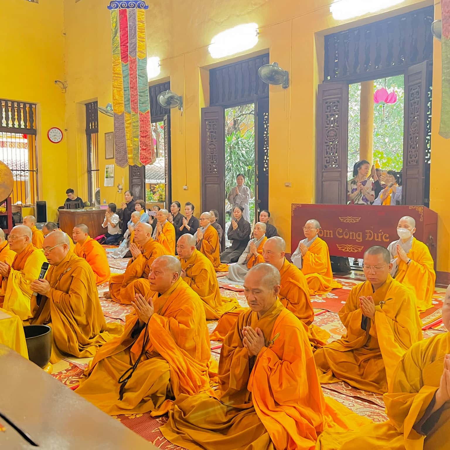 chua quan su ha noi 