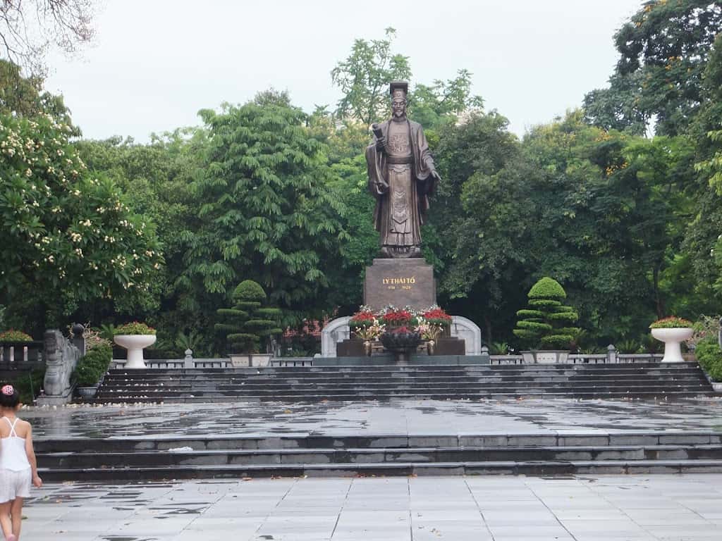 vuon hoa ly thai to ha noi 
