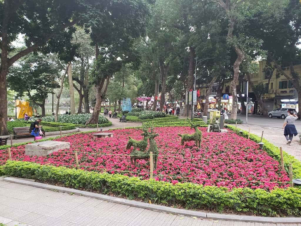 vuon hoa ly thai to ha noi 