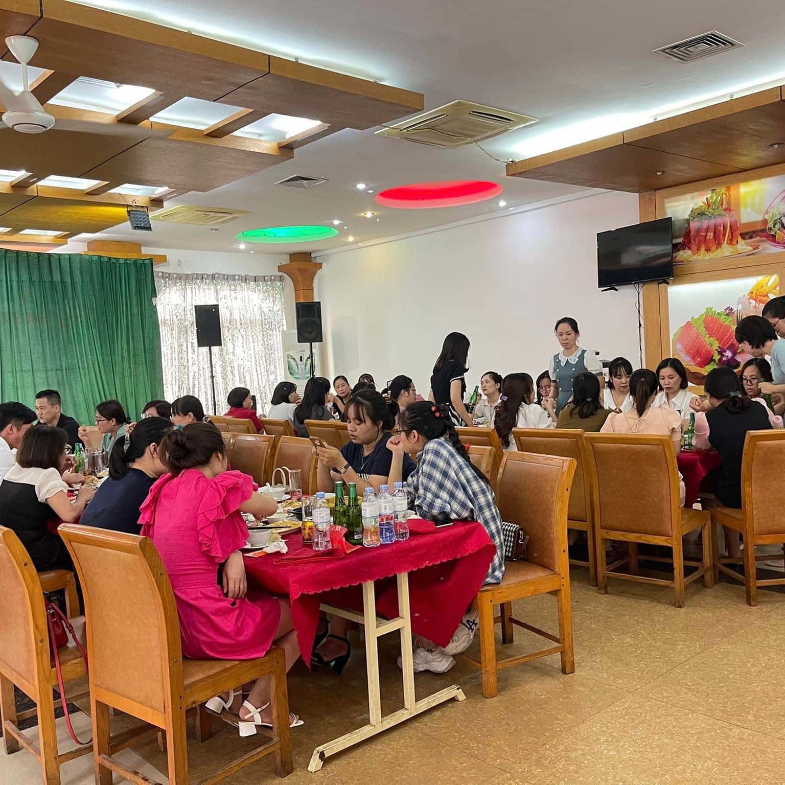 nha hang baly son tay ha noi 
