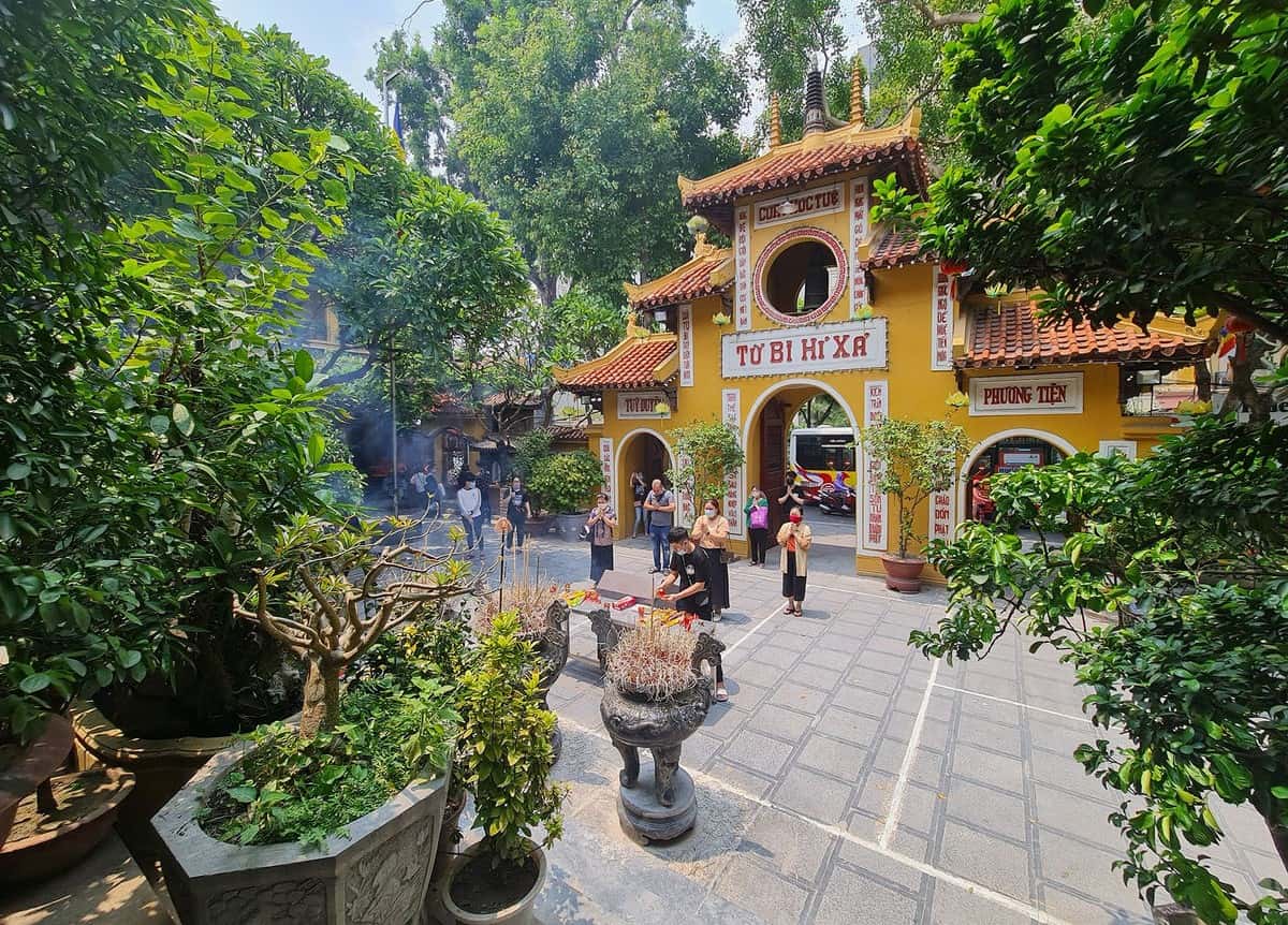 chua quan su hoan kiem dia diem du lich ha noi atthan35
