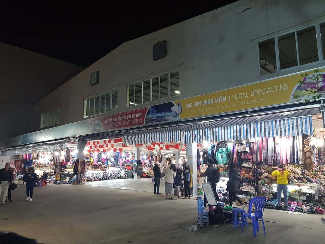 Chợ đêm Hạ Long