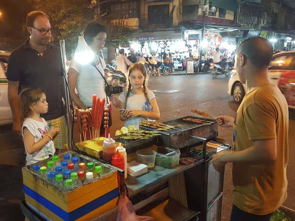 street food walking tour hanoi