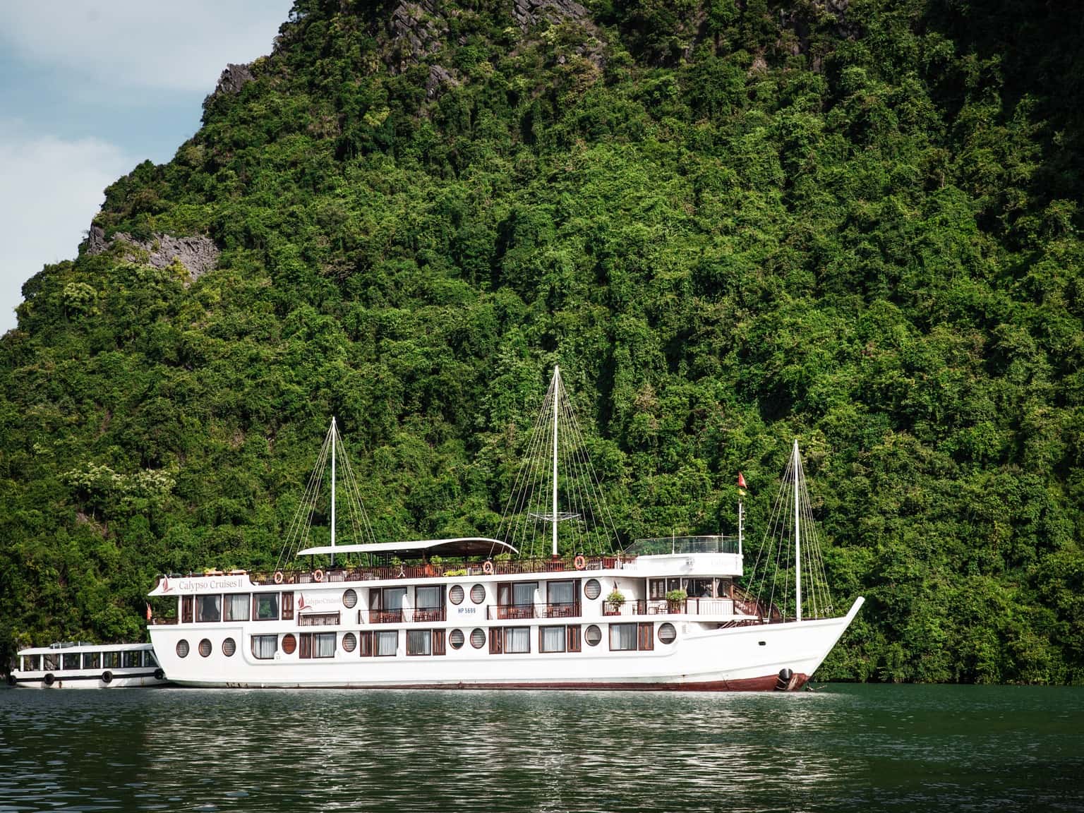 du thuyen calypso cruise oriental ha long bay