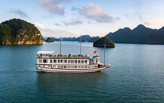 lavender elegance cruise ha long