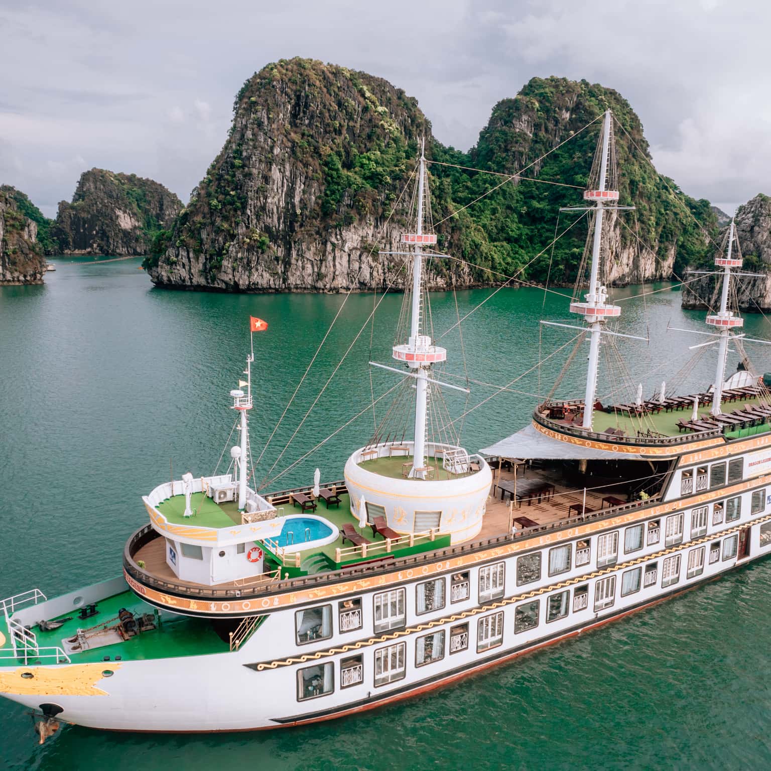 Charter (Thuê cả tàu)
