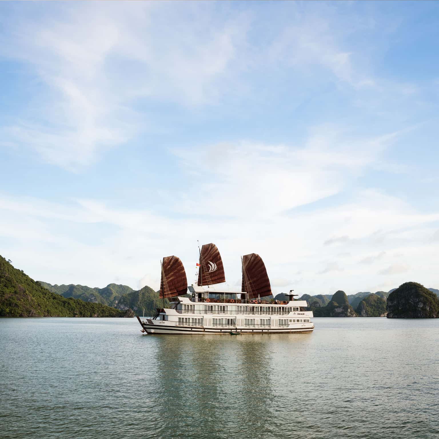 pelican glory pelican cruise ha long