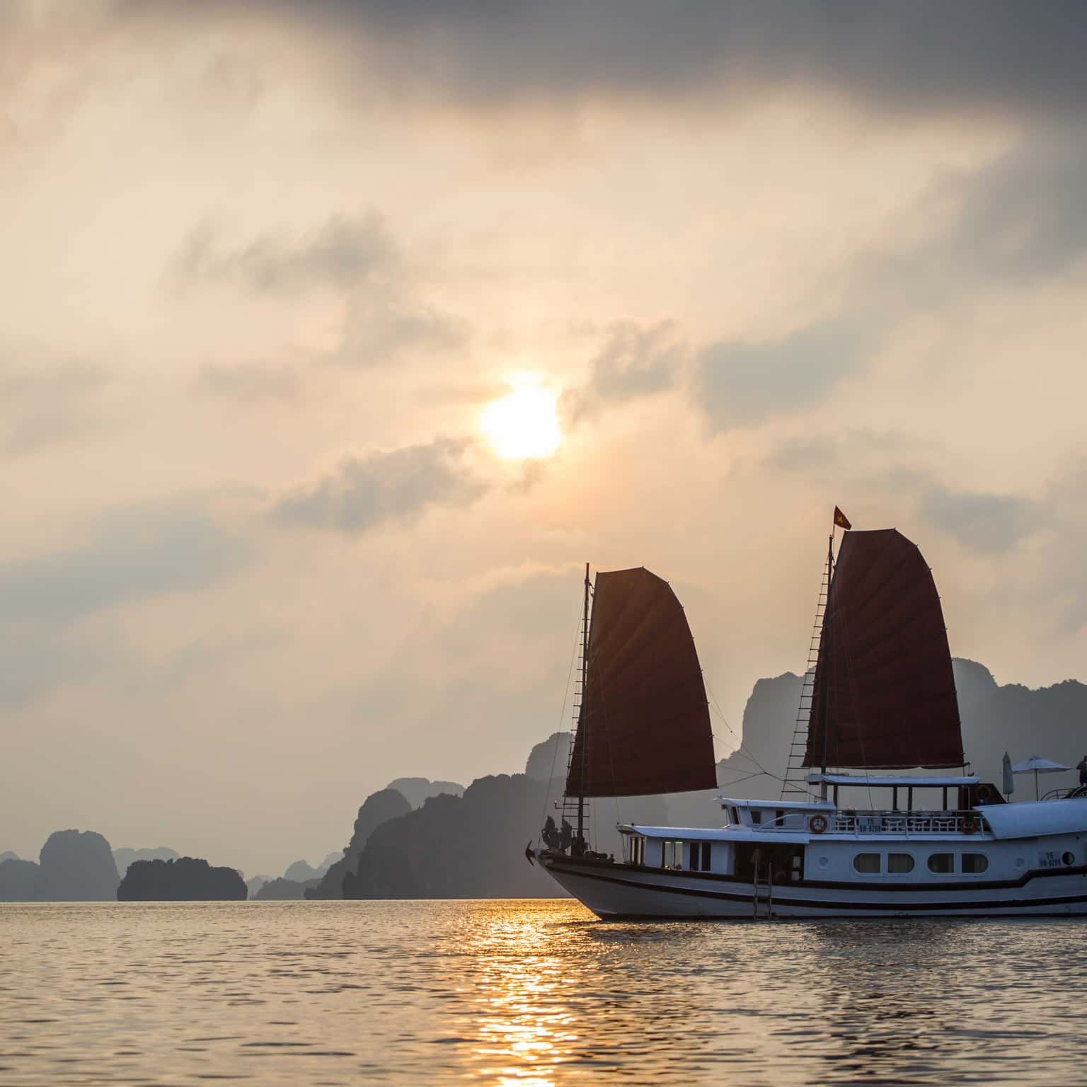 Charter  (Cả tàu)