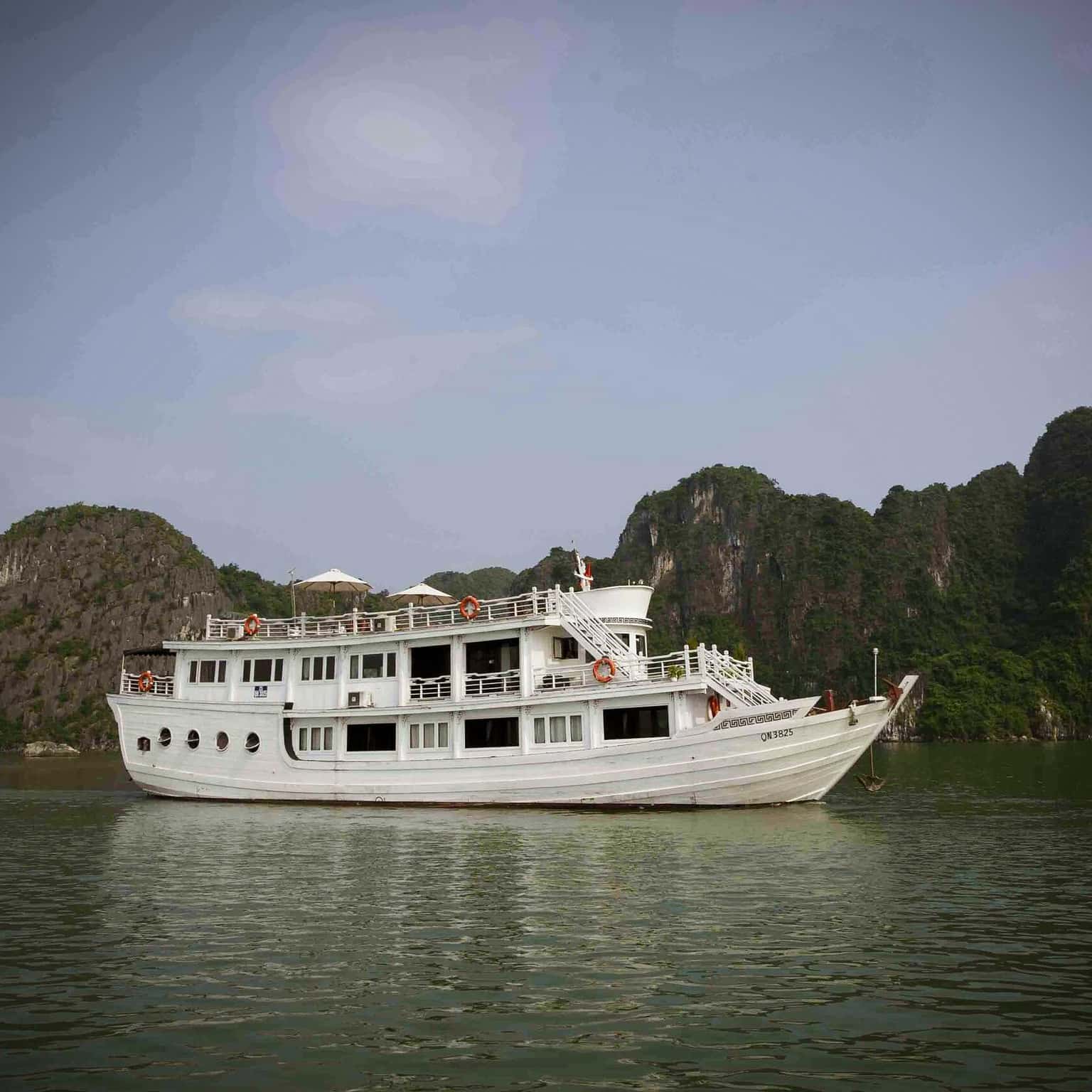 bhaya classic premium bhaya au co cruise ha long bay