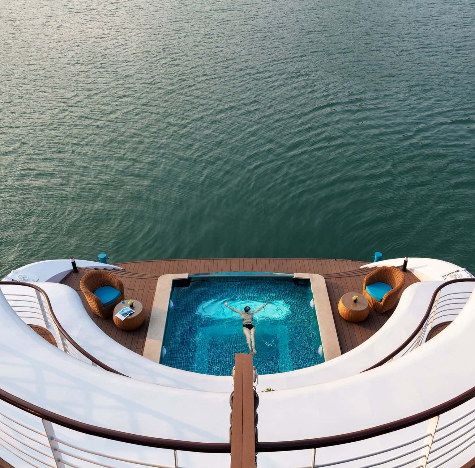 capella cruise ha long