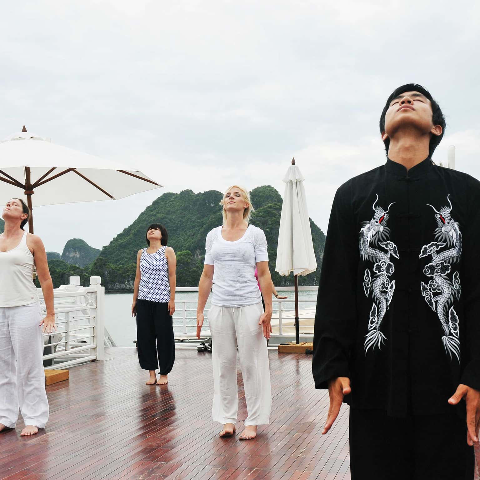 legend halong 1 cabin bhaya au co cruise ha long bay