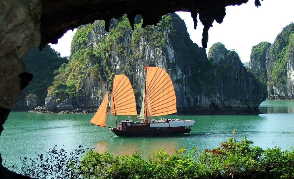 hang trinh nu dia diem du lich ha long