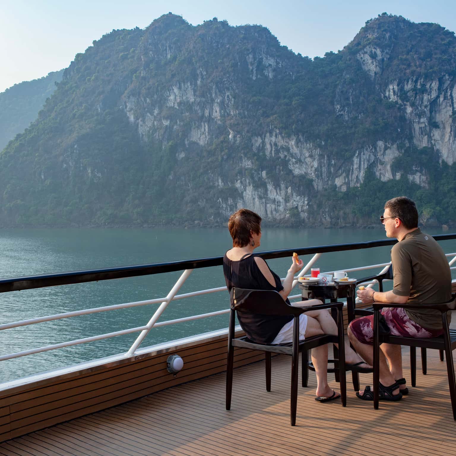 scarlet-pearl-cruise-ha-long-bay 
