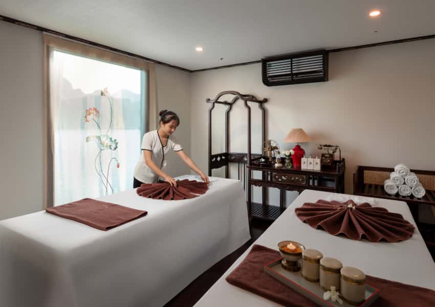 indochine cruise lan ha indochina sail  ha long bay