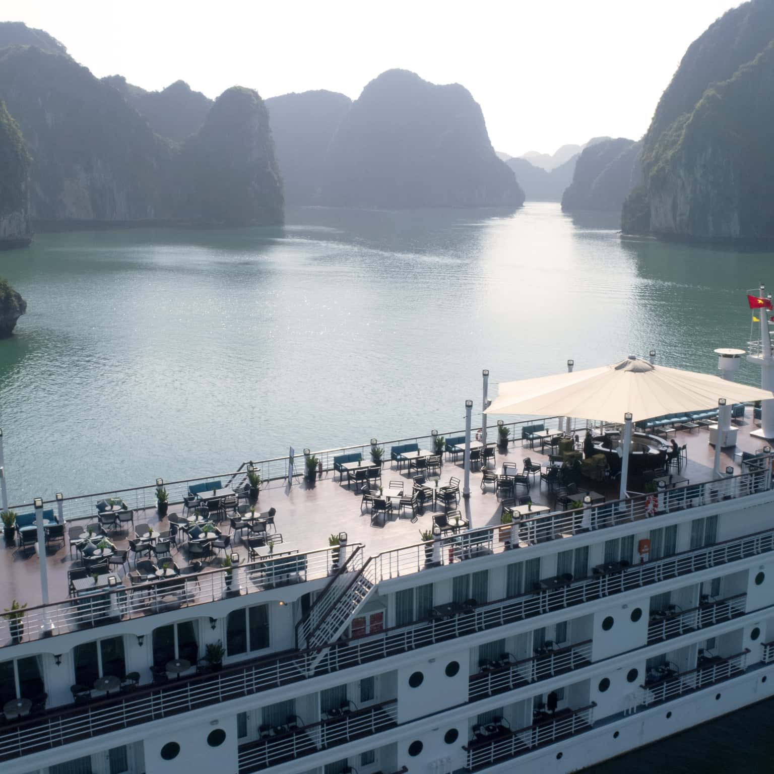 Phòng Executive Deluxe Balcony Cabins