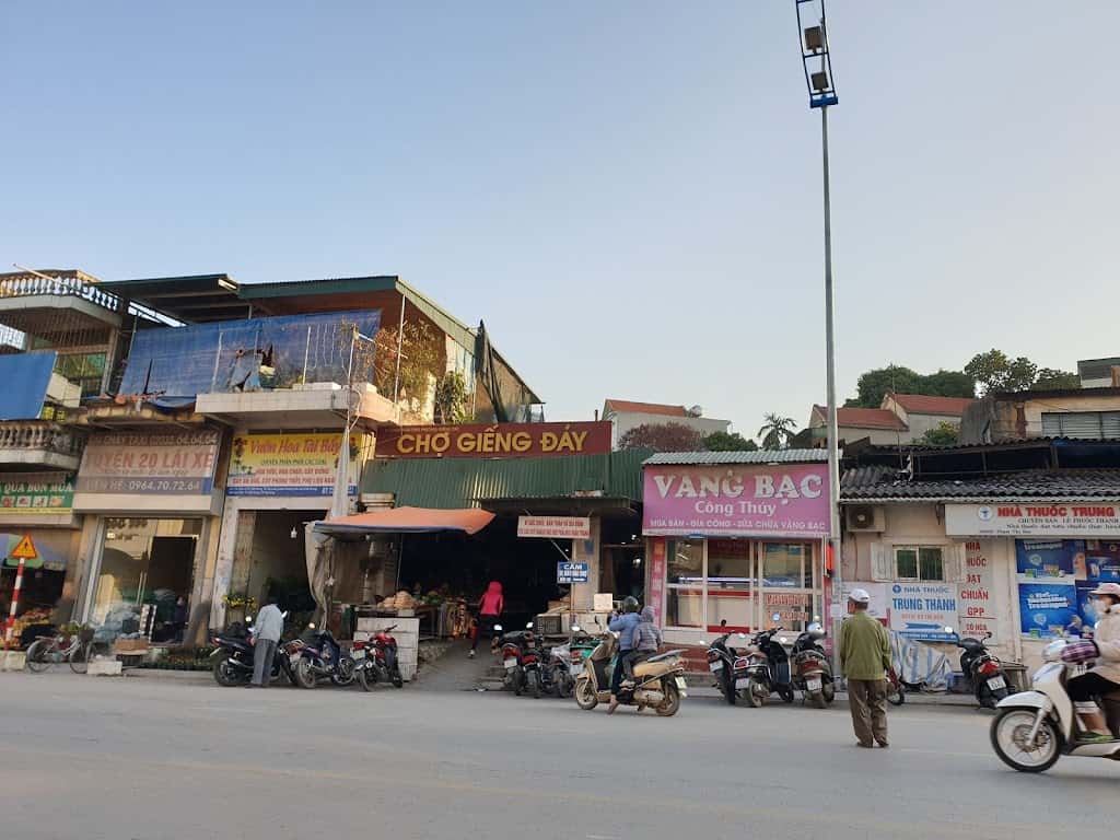 cho gieng day ha long 