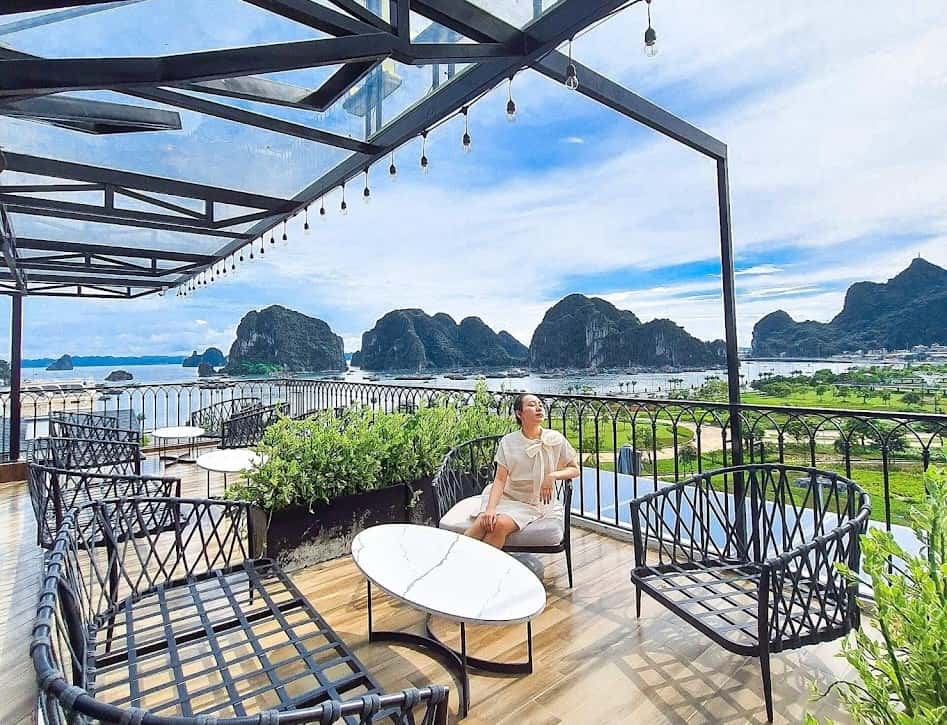 1988 coffee bar ha long