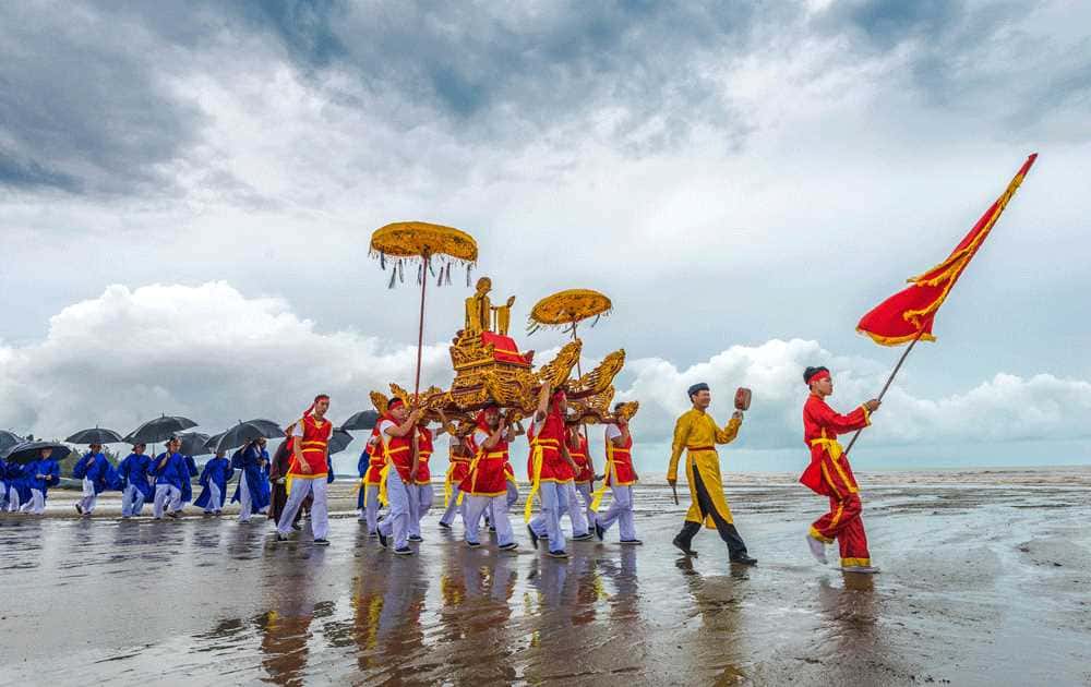 le hoi quan lan ha long