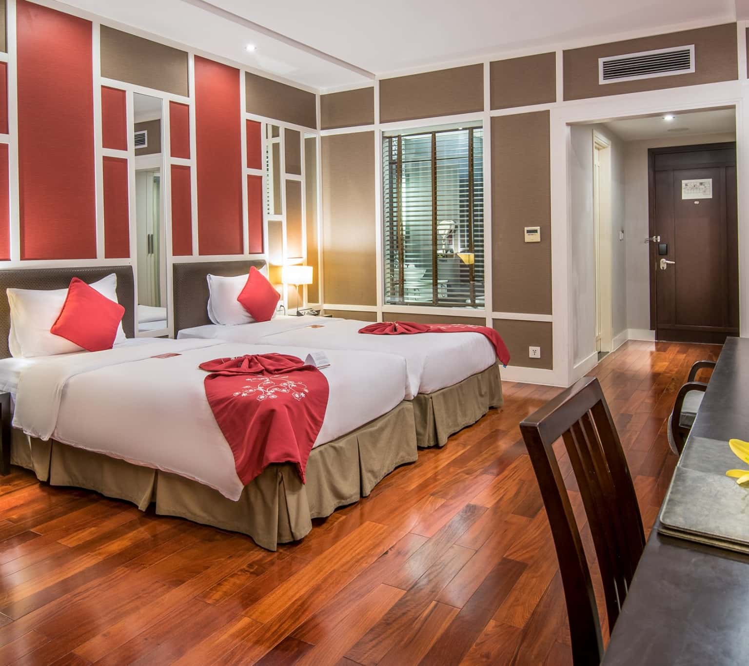 royal lotus hotel ha long