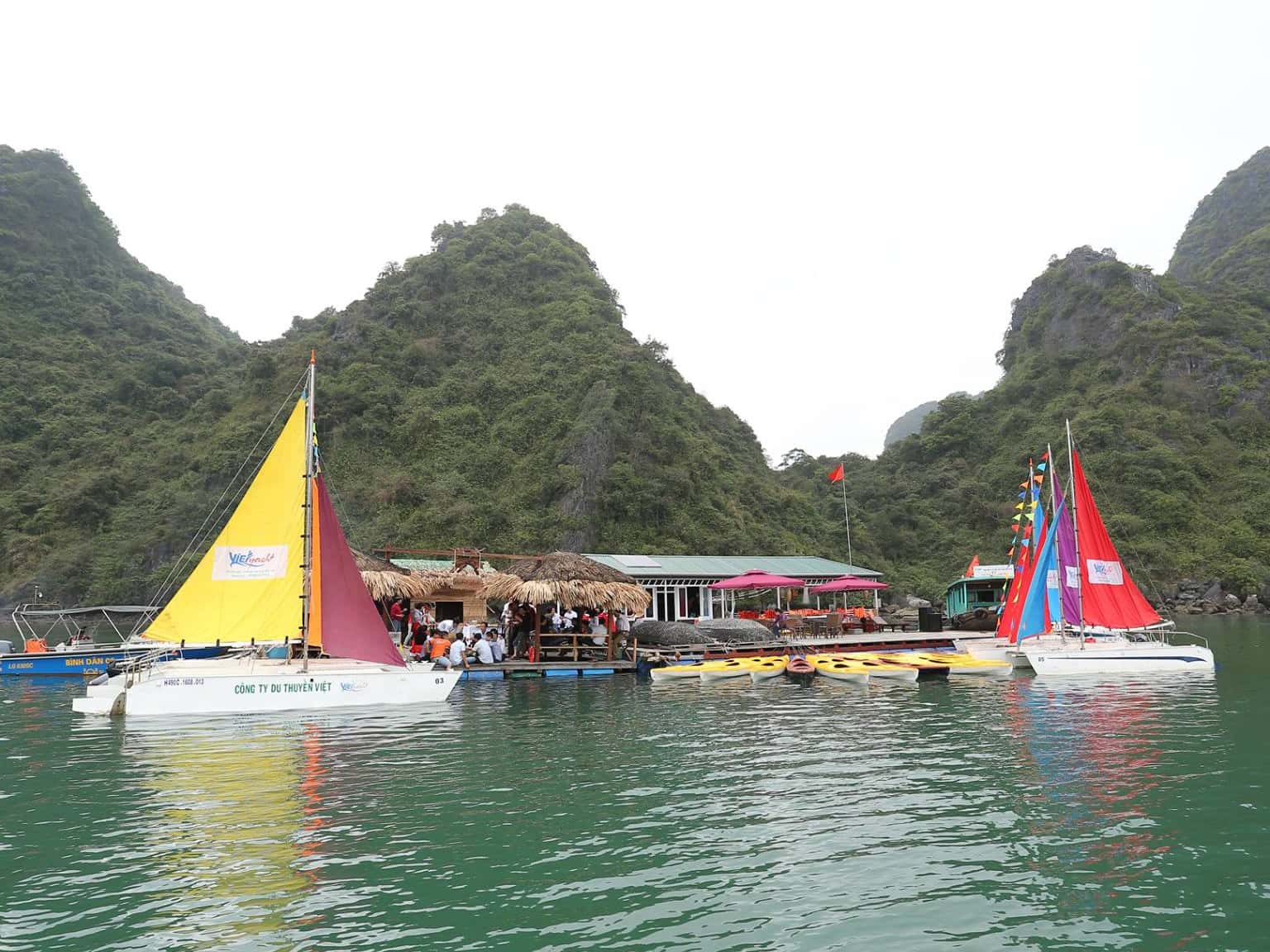 lang chai tra bau ha long