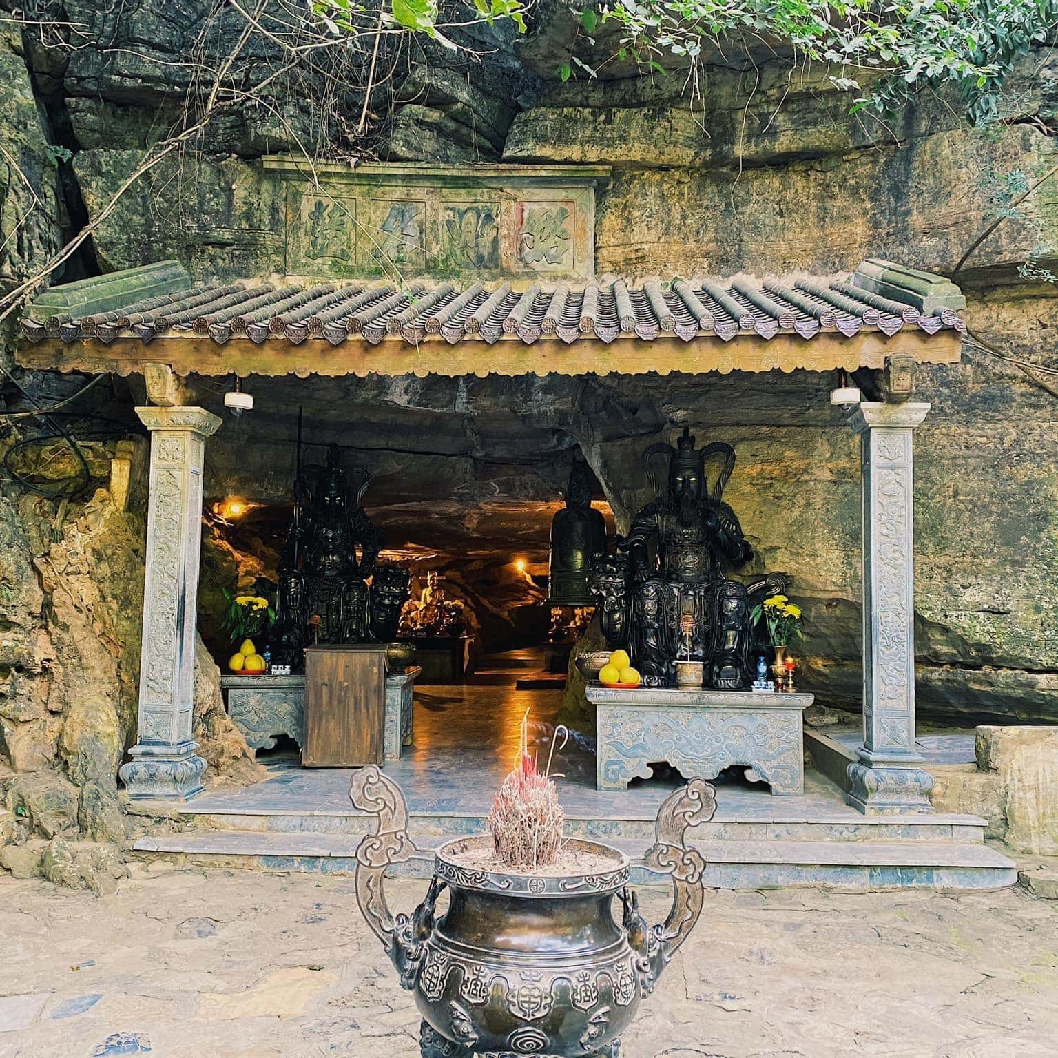 chua bai dinh co ninh binh