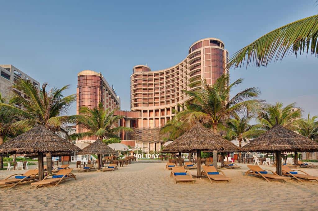 holiday-beach-da-nang resort