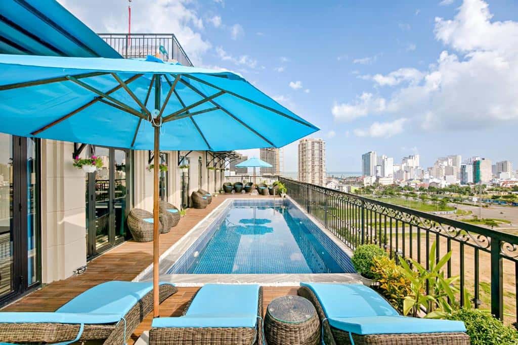  the-herriott-hotel-suite-da-nang