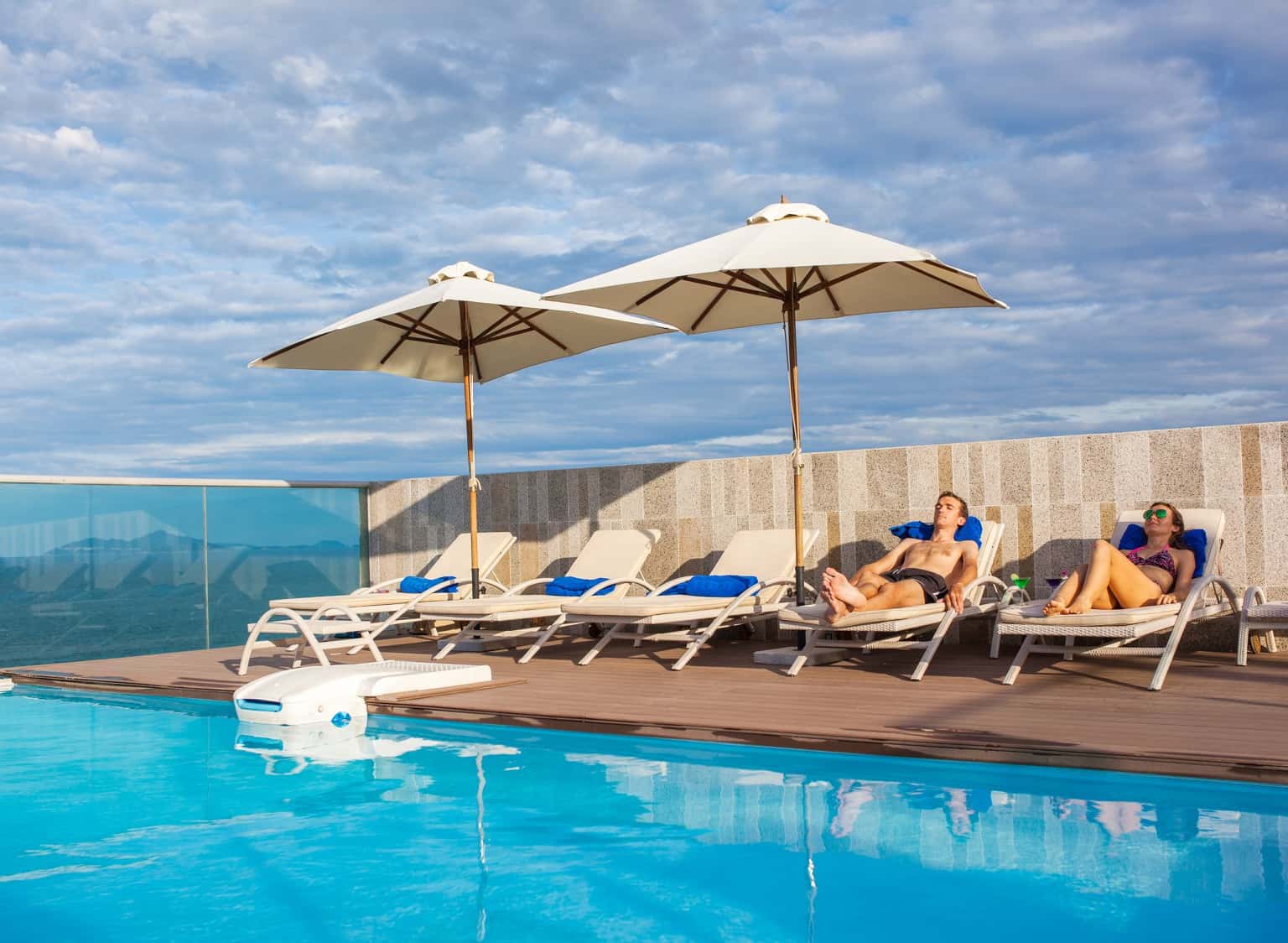 holiaday beach da nang hotel resort