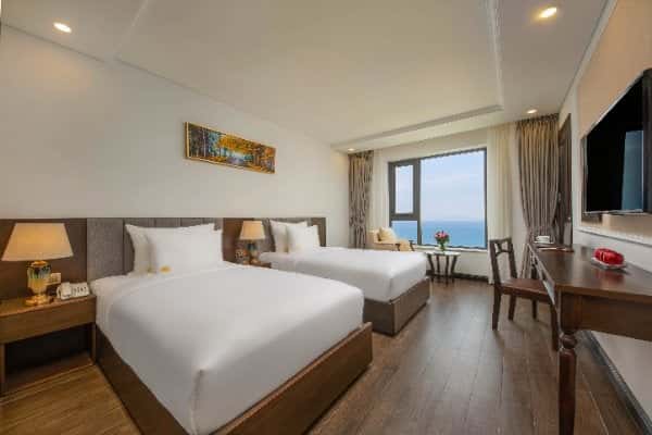 santa luxury hotel da nang 