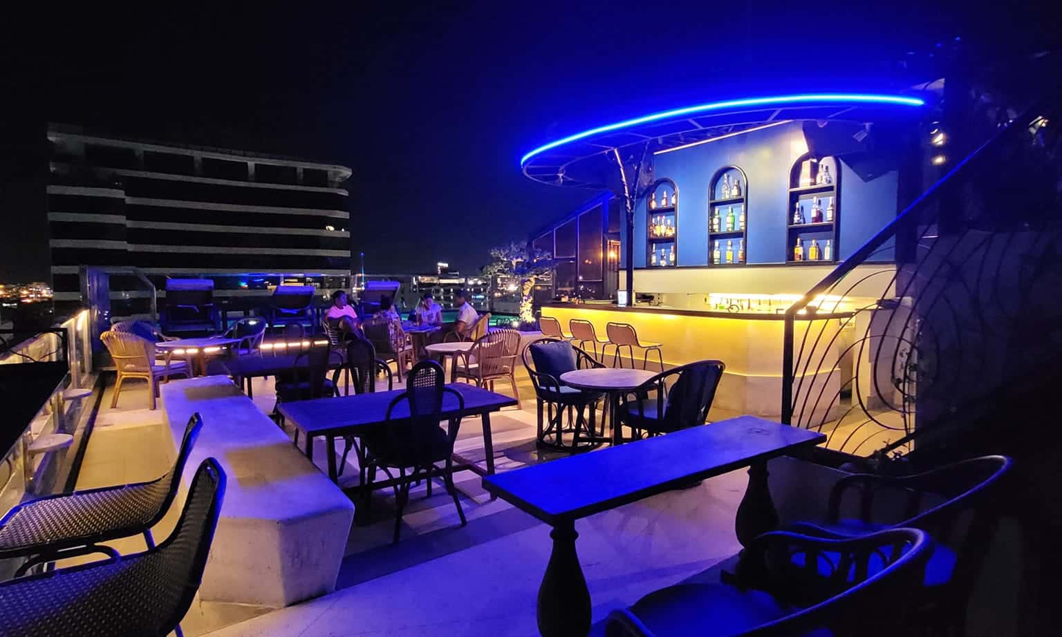 marine sky bar da nang 
